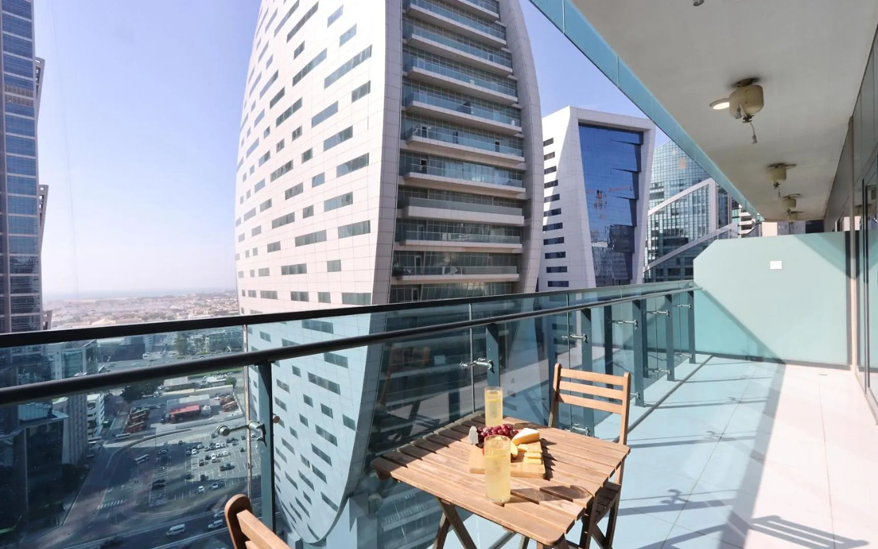Livbnb Suites - Modern 1 Bed In Merano Tower Dubai 0*,  Emirati Arabi Uniti