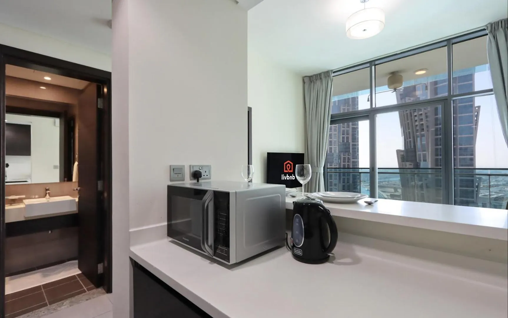 Livbnb Suites - Modern 1 Bed In Merano Tower Dubai